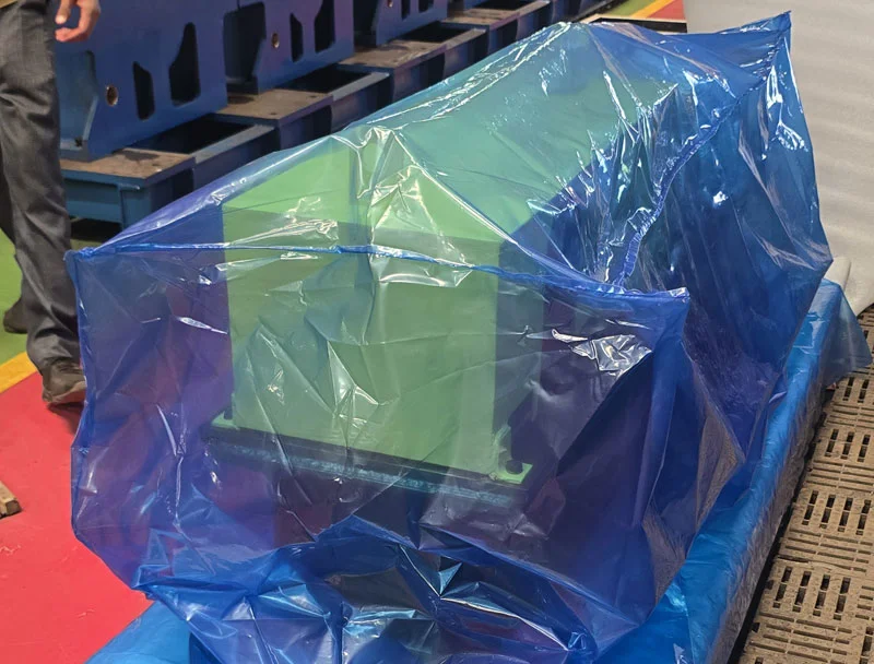 blue plastic wrap is a VCI film used to protect machinery