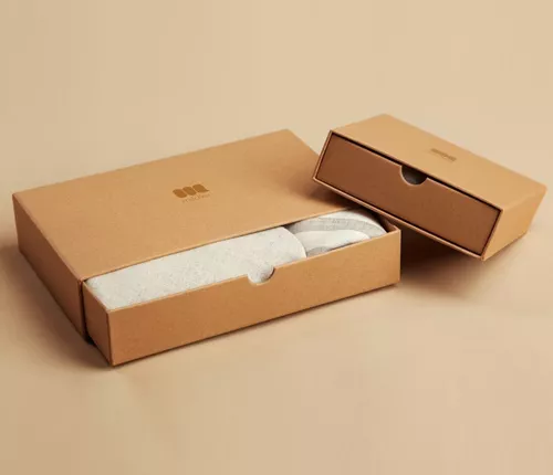 minimal brown cardboard box