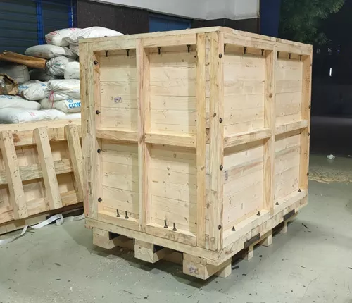 heavy-duty bolt-type industrial wooden packaging crate
